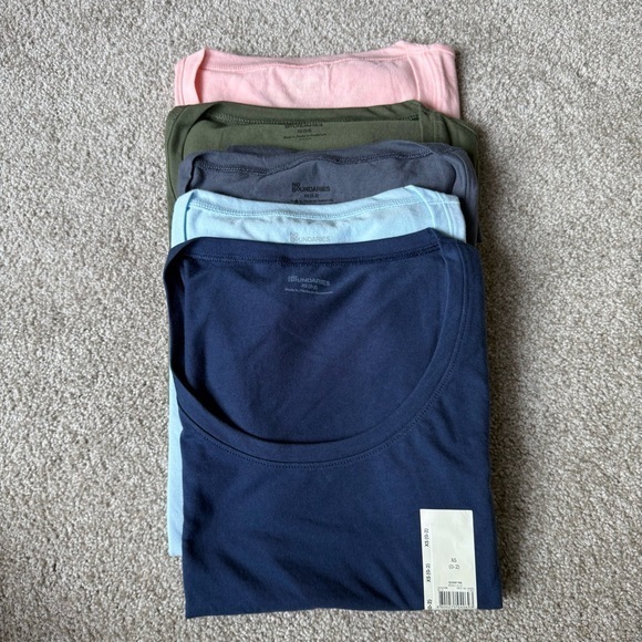 No Boundaries Tops - NWT Bundle of five short sleeve scoop neck Tshirts size XS (0-2)